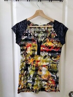 Women's Sheer Go Girl Multicolor V-Neck Short Sleeve Top with Zip